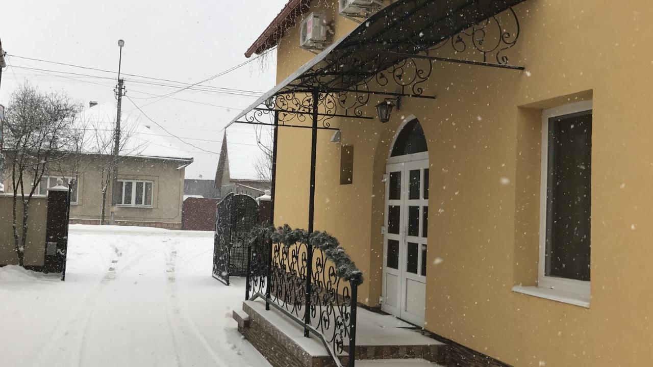 Міні Готель Вілла Вікторія Berehove  Esterno foto